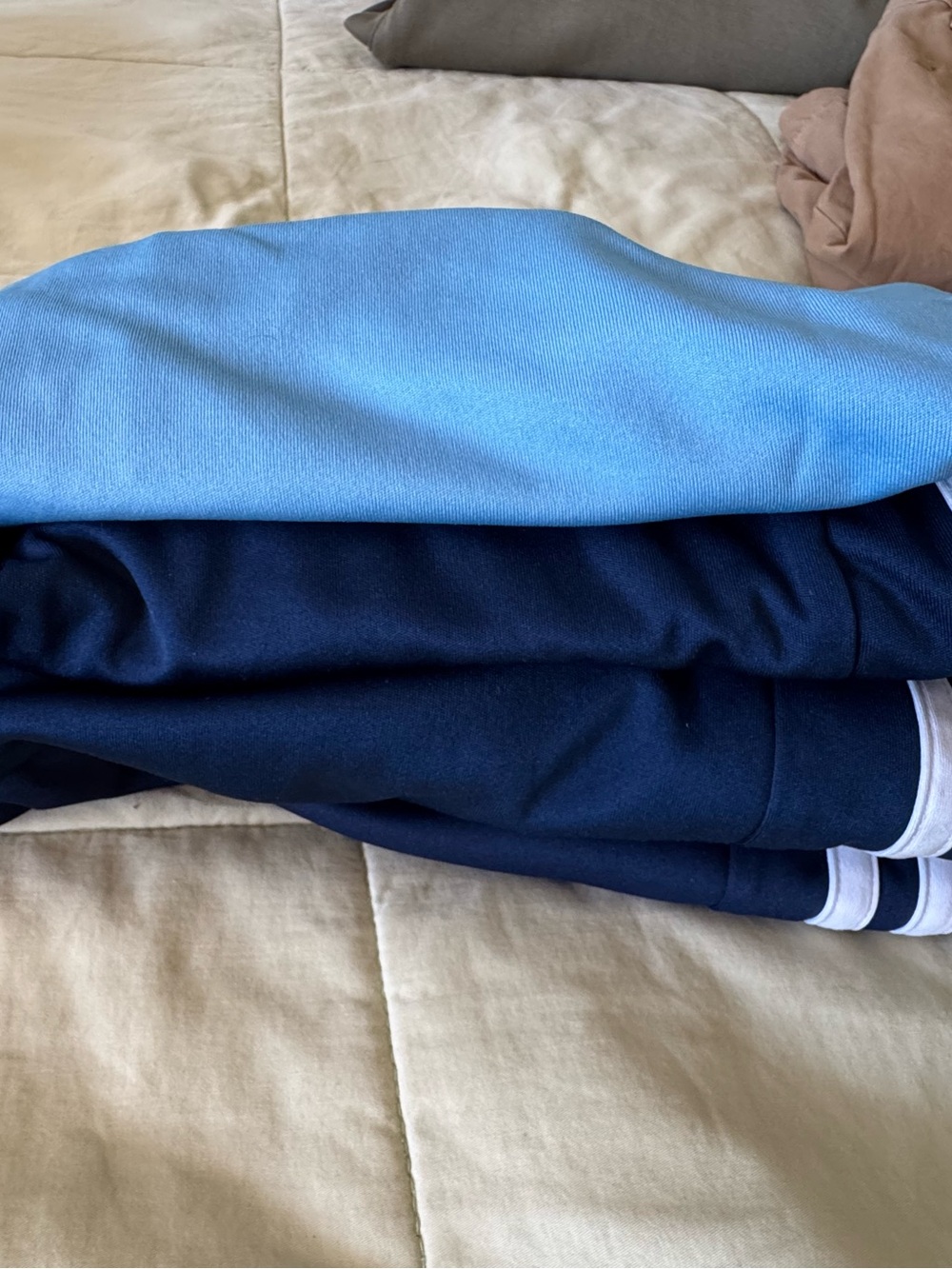 4 pairs adidas boys L shorts